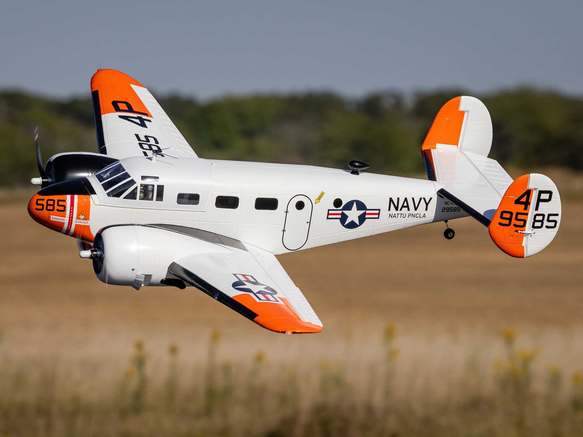 E-Flite EFL-3727 Beechcraft D18/RC-45J 1.5m PNP - 21