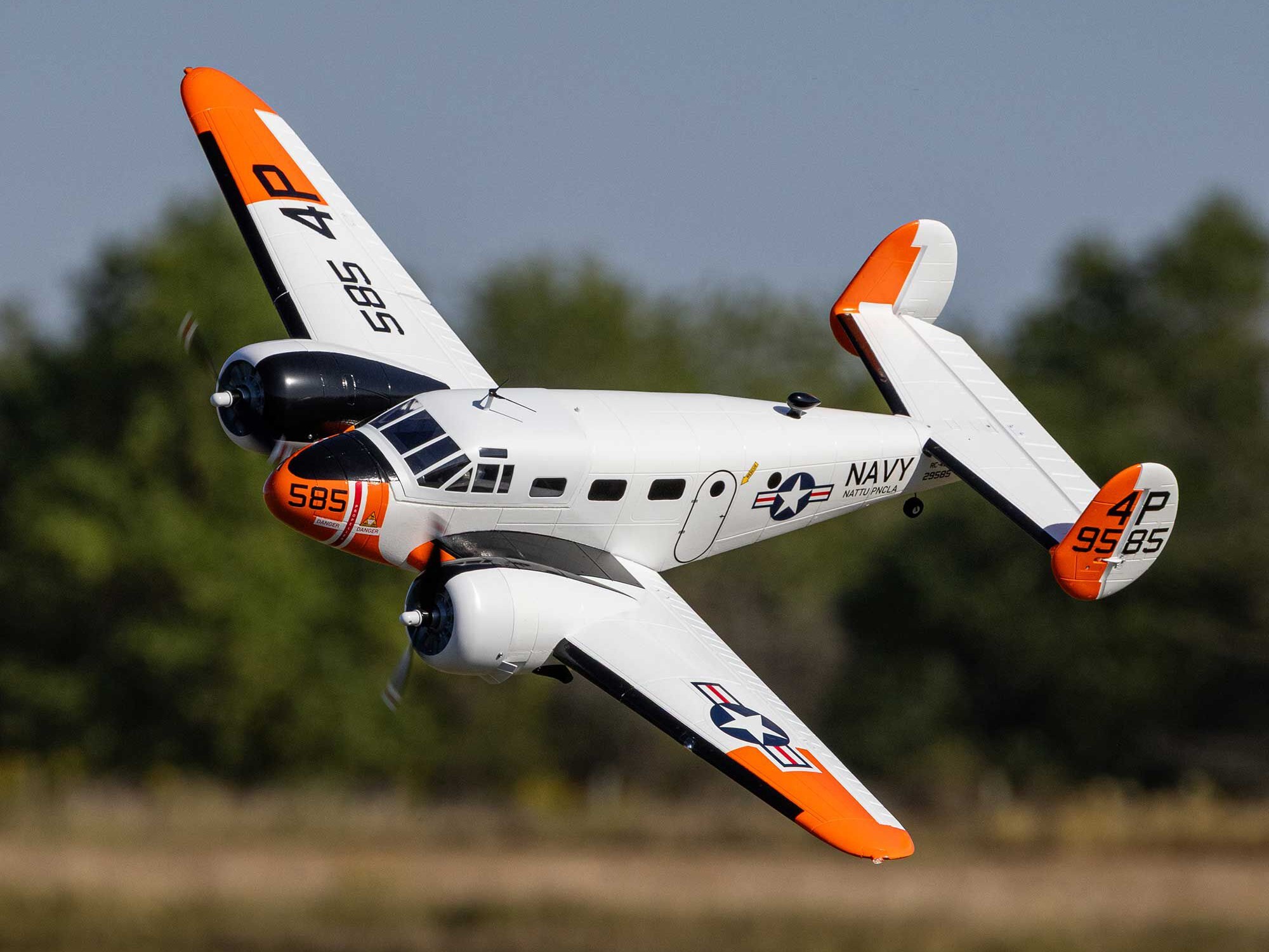 E-Flite EFL-3727 Beechcraft D18/RC-45J 1.5m PNP - 23