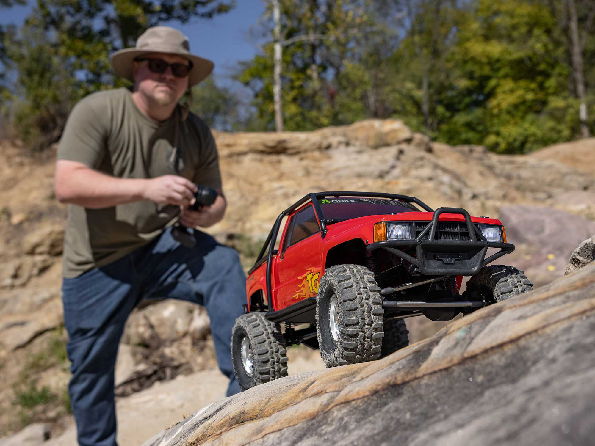 Axial AXI-2062T2 1/10 SCX10 III 1987 Toyota SR5 4X4 RTR Brushed Rock Crawler, Red - 27