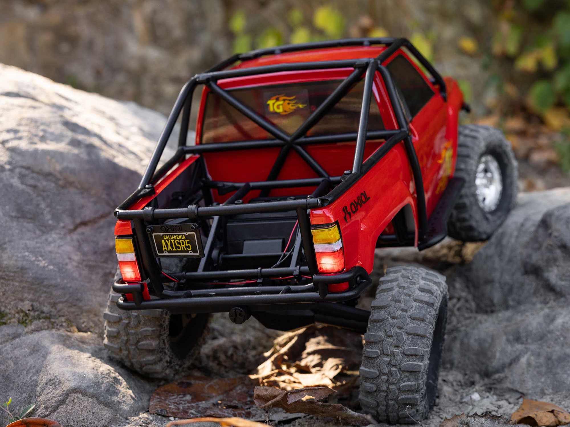 Axial AXI-2062T2 1/10 SCX10 III 1987 Toyota SR5 4X4 RTR Brushed Rock Crawler, Red - 23