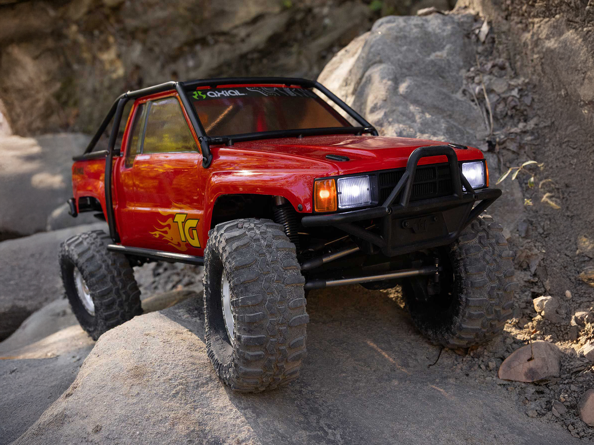 Axial AXI-2062T2 1/10 SCX10 III 1987 Toyota SR5 4X4 RTR Brushed Rock Crawler, Red - 22
