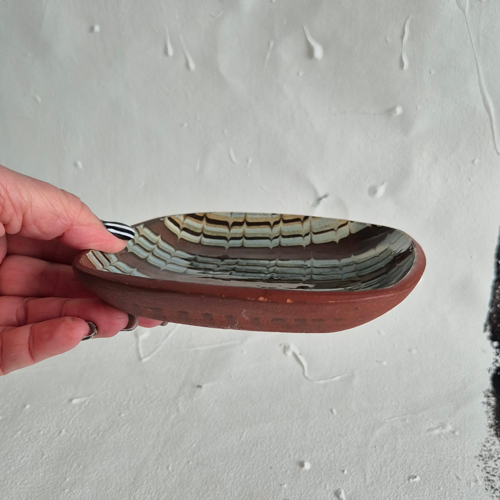 vintage FAT med grafiskt mönster i grönt och brunt, br 13,8 cm - 4