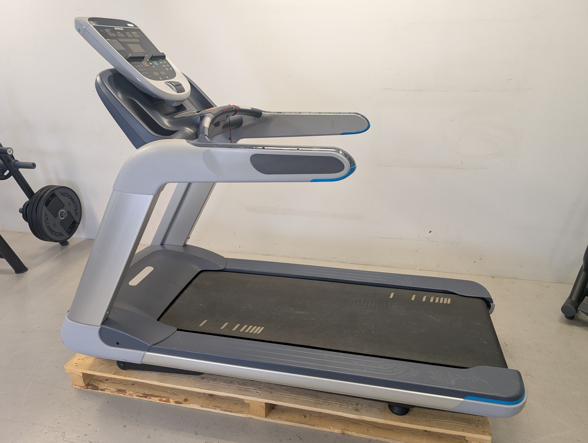 Precor Löpband TRM 835 V2 P30 Console (Inkommande Maj 2026)