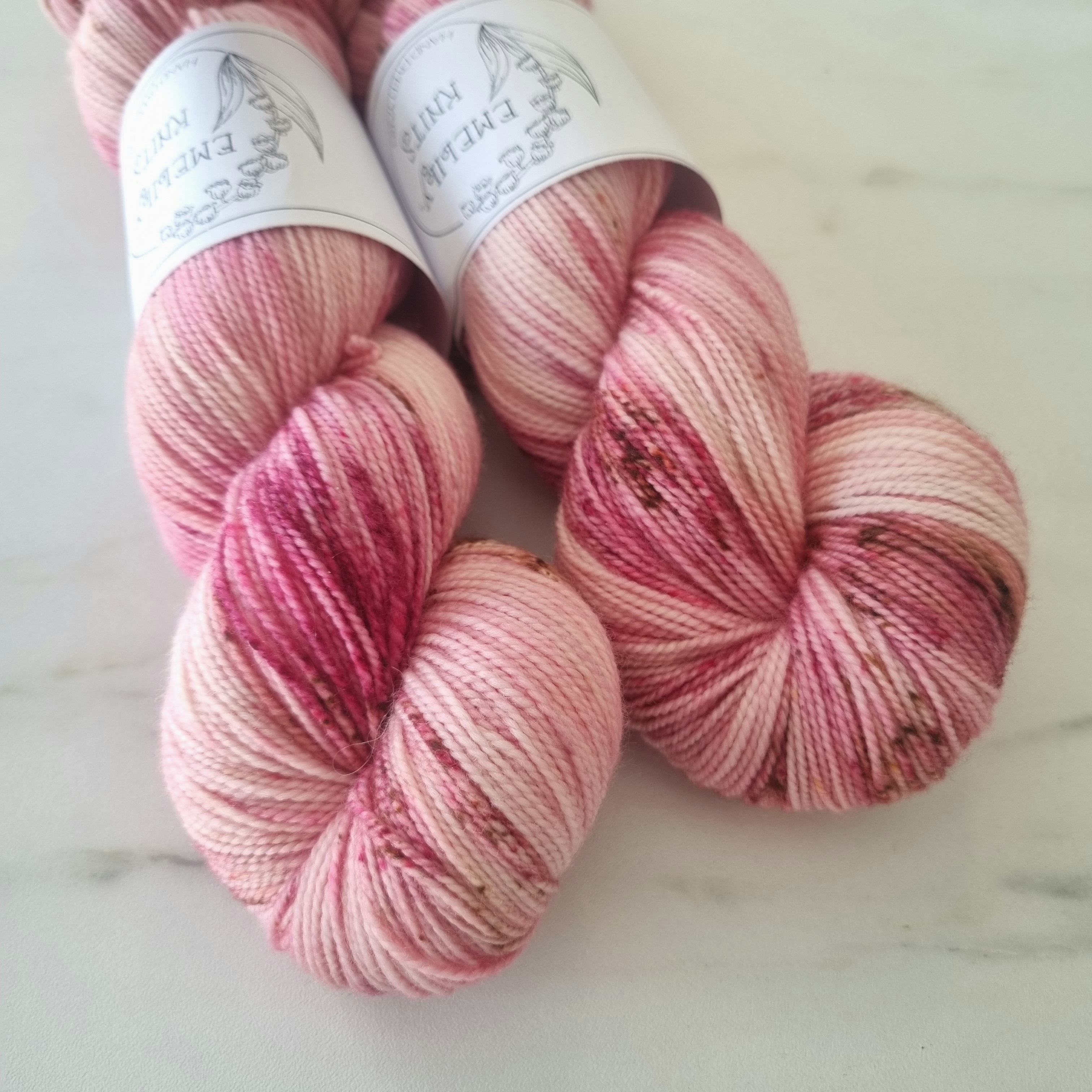 Cherry Blossom Emelilyknits Dreamy Cashmere 100g handfärgat