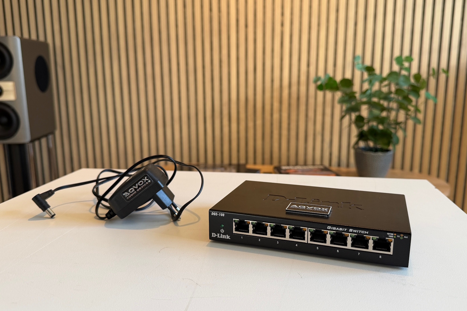 Aqvox Switch V1 - Begagnad nätverkswitch - 2