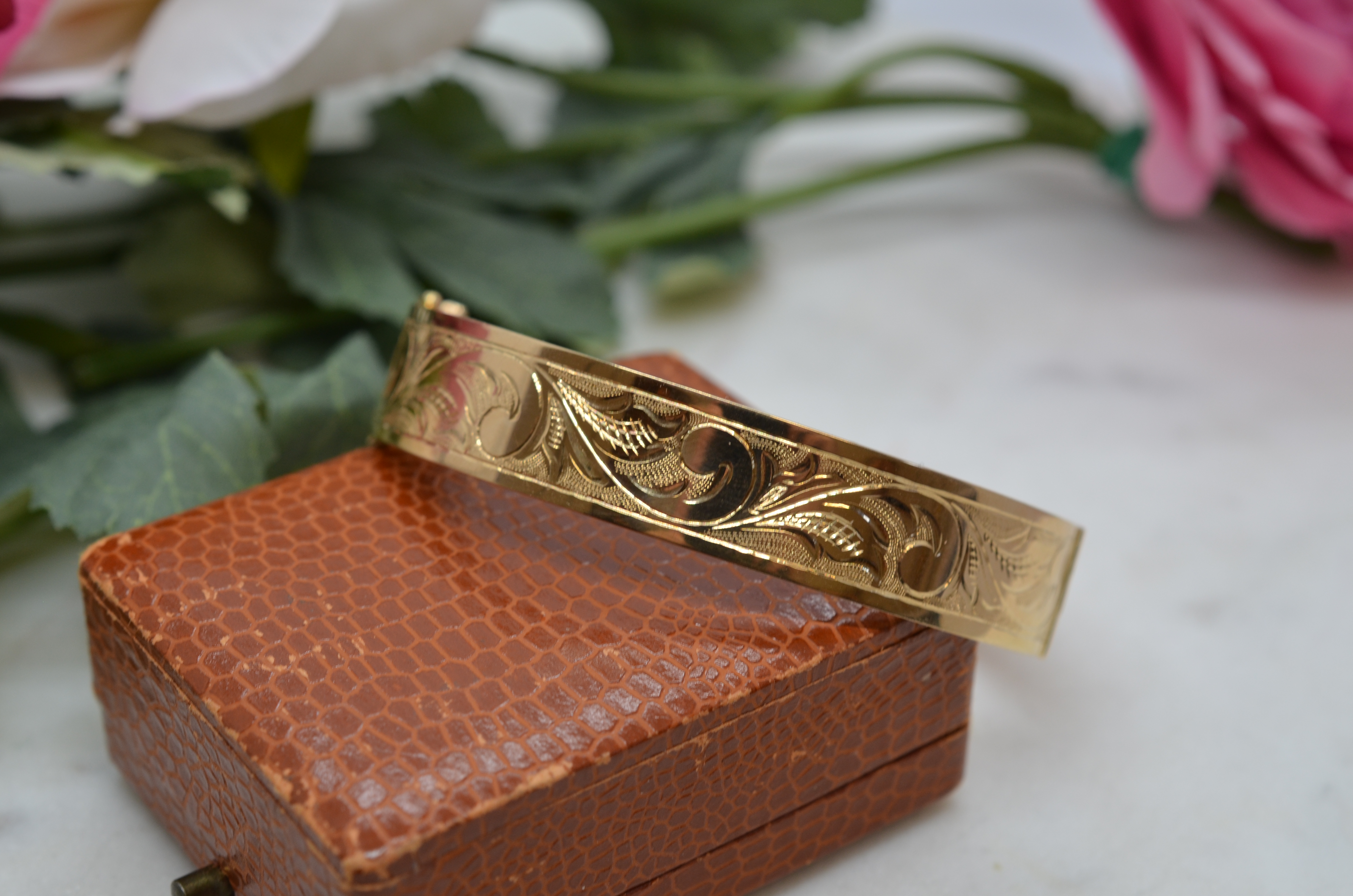 Vintage bangle out of the ordinary!