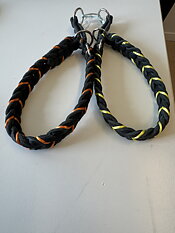 Flätat halvstryp med färgband