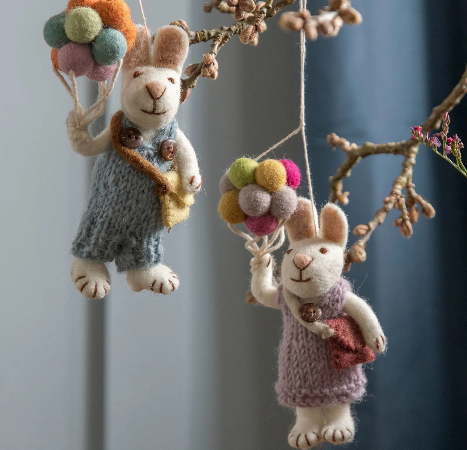 Easter decoration - White Bunny Girl with Lavender Dress and Balloons - 3