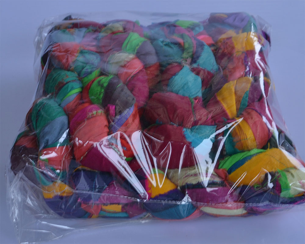 1 kg. Ainutlaatuinen käsintehty - Kierrätetty 100% Sari Silkki nauhalanka Intiasta Multi - 2