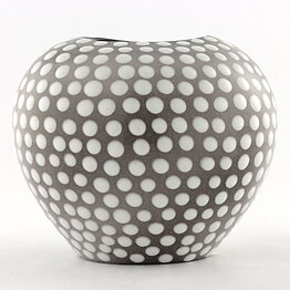 Ingrid Atterberg (Västkust 1943) Swelling Vase with White Dots 14/12 cm (2)