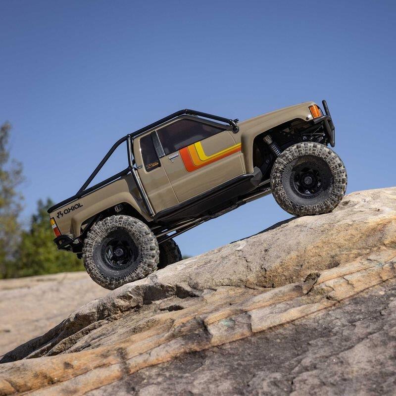 1/10 Axial SCX10 III 1987 Toyota SR5 Brown - 7