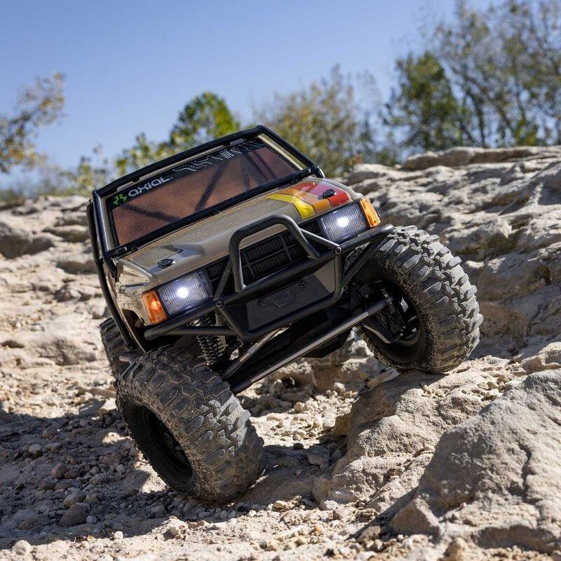 1/10 Axial SCX10 III 1987 Toyota SR5 Brown - 4