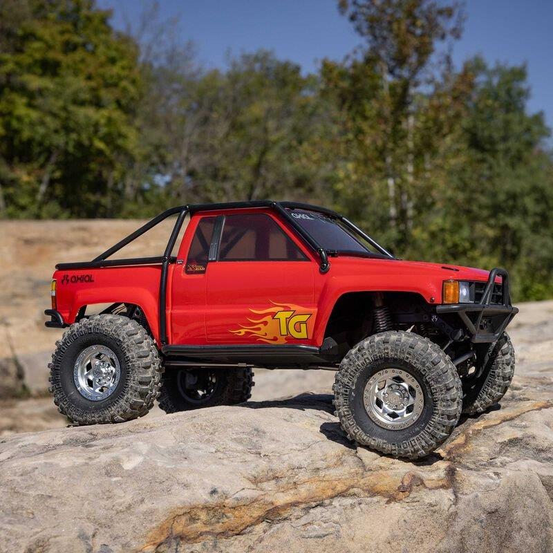 1/10 Axial SCX10 III 1987 Toyota SR5 Red - 8