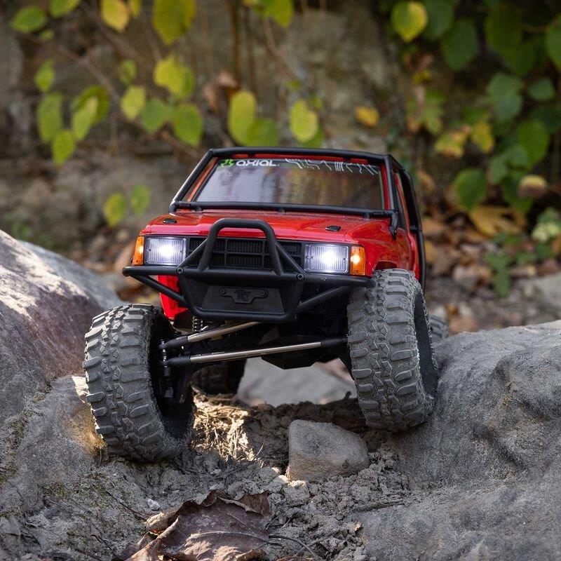 1/10 Axial SCX10 III 1987 Toyota SR5 Red - 5