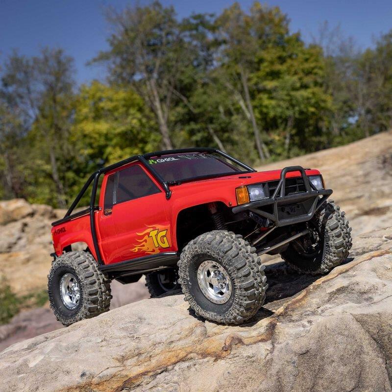 1/10 Axial SCX10 III 1987 Toyota SR5 Red - 4