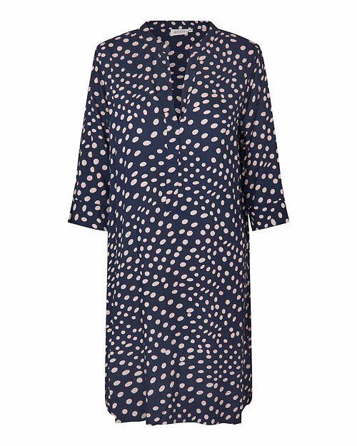 Klänning Nokolo blå/vit prickig