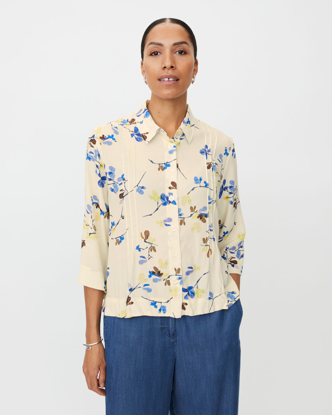 Skjortblus Ibilisan creamvit med blå & gula blommor