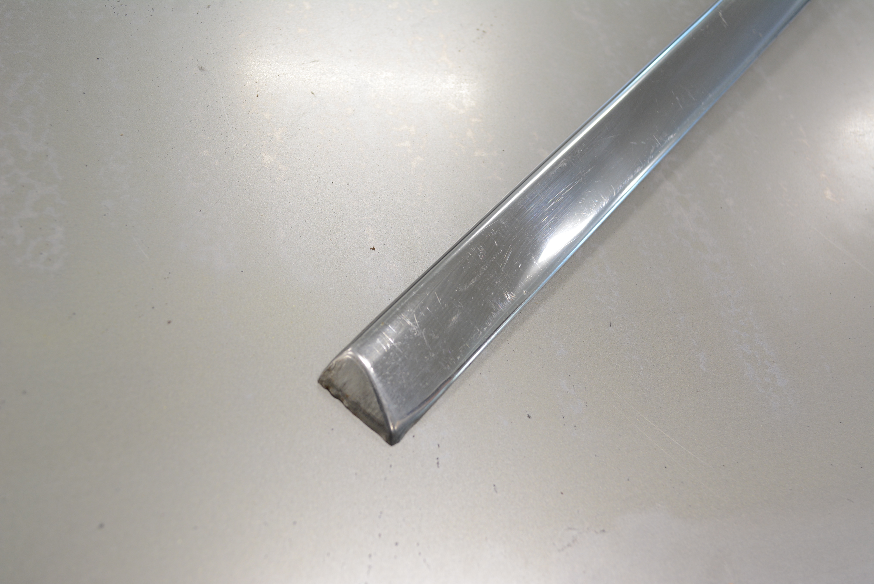 Stainles Steel Molding 135,6 x 2,6 cm - 2