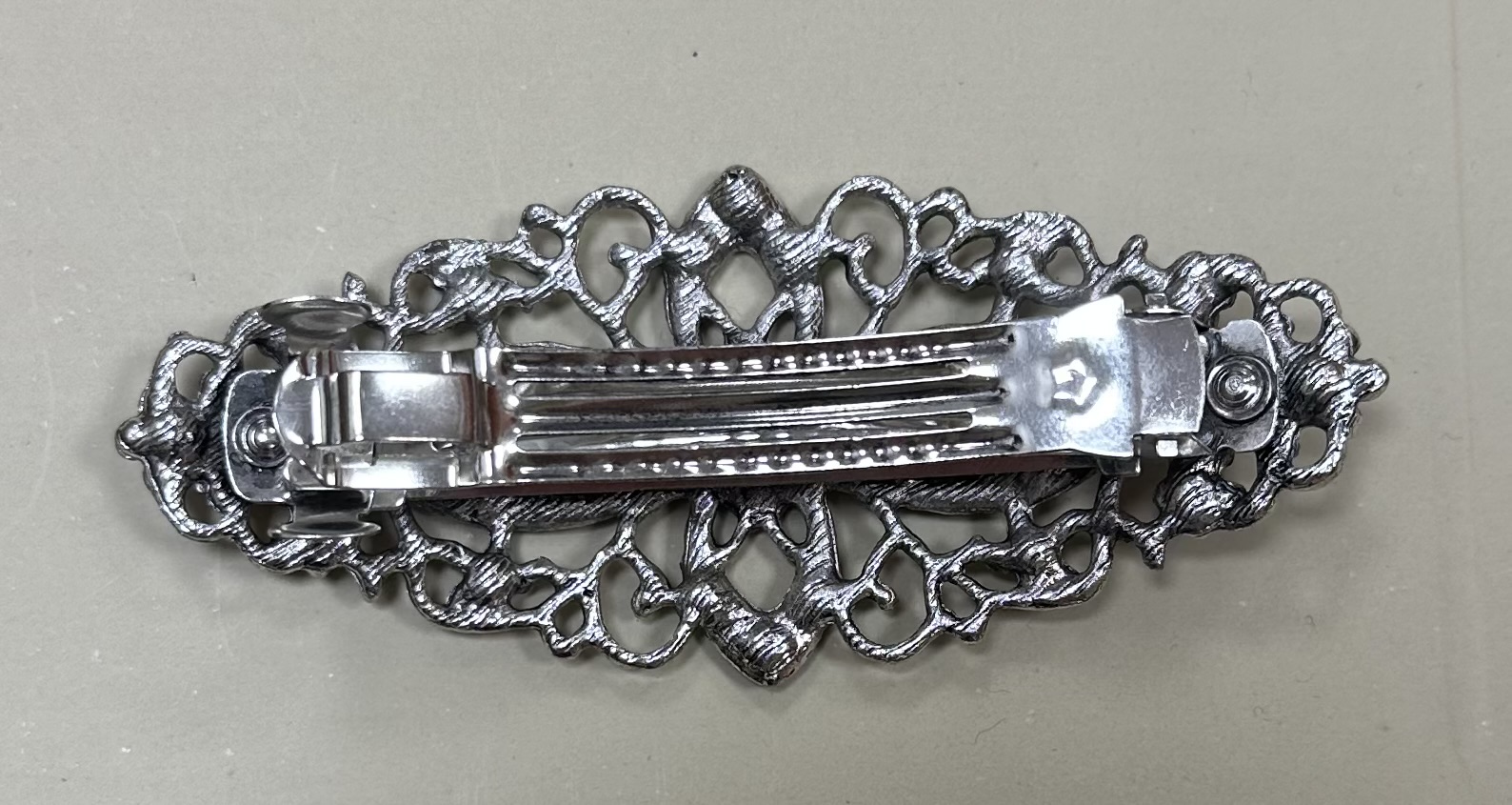 Vacker klämma med strass - 2