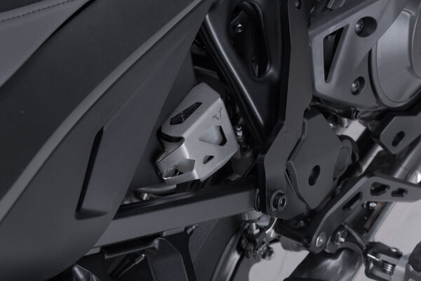 Brake reservoir guard - 3