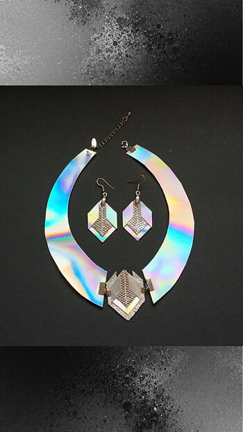 FUSION set Iriserande (örhängen och halsband)