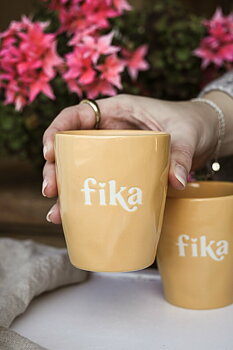 Majas mugg Fika - Ockra