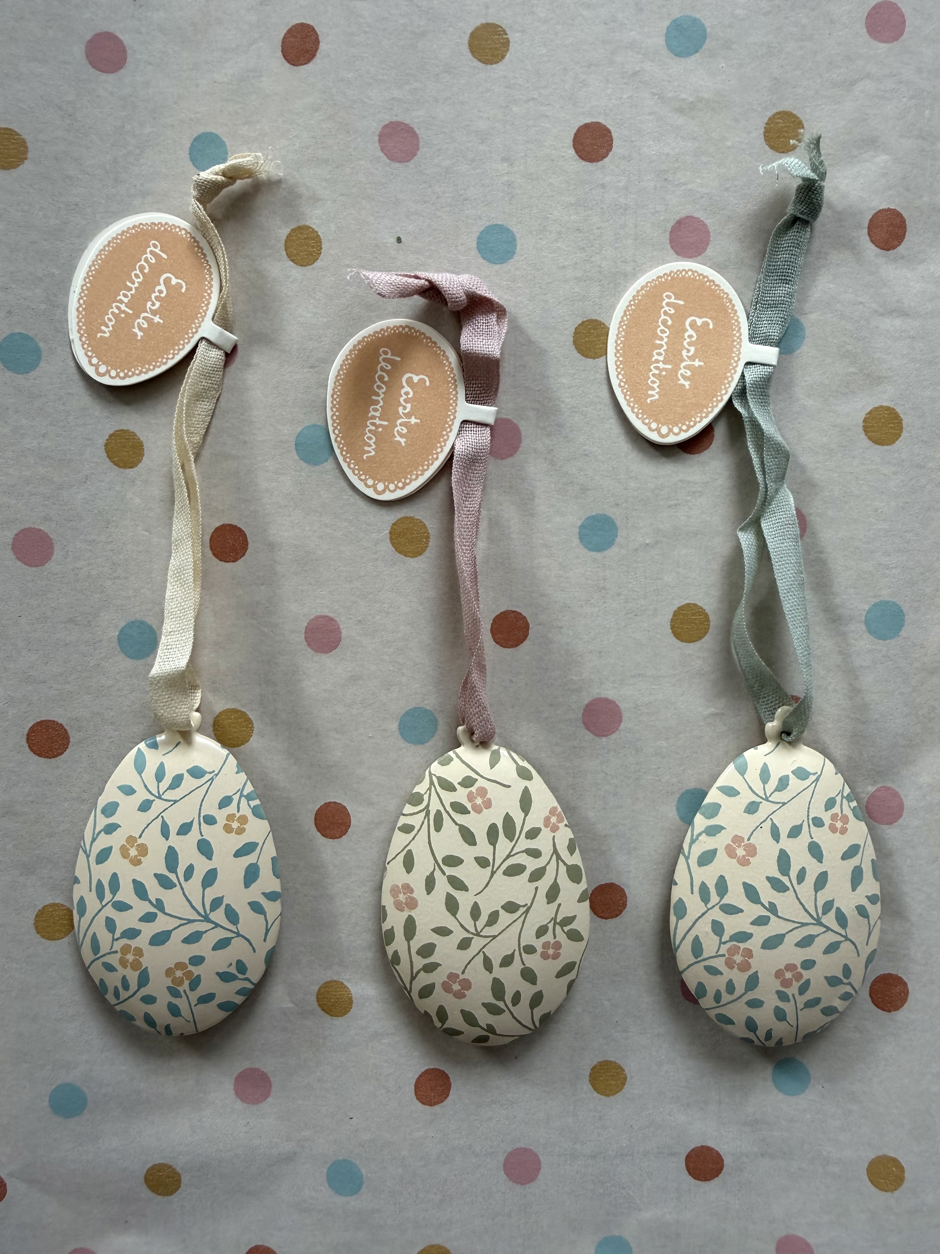 Påskhänge, blommiga ägg