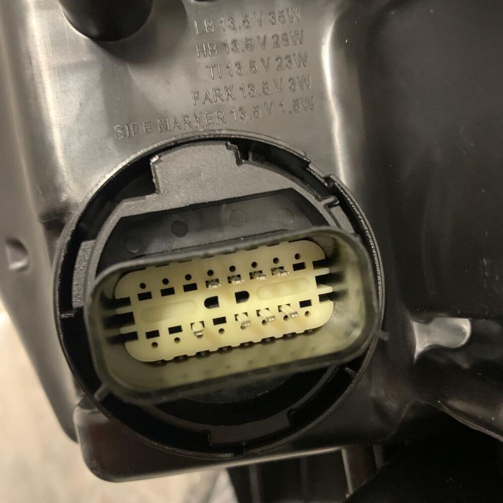 Full LED MATRIX Strålkastare – Svart + Kabeladaptrar – Komplett Set (2021–2026) - 11