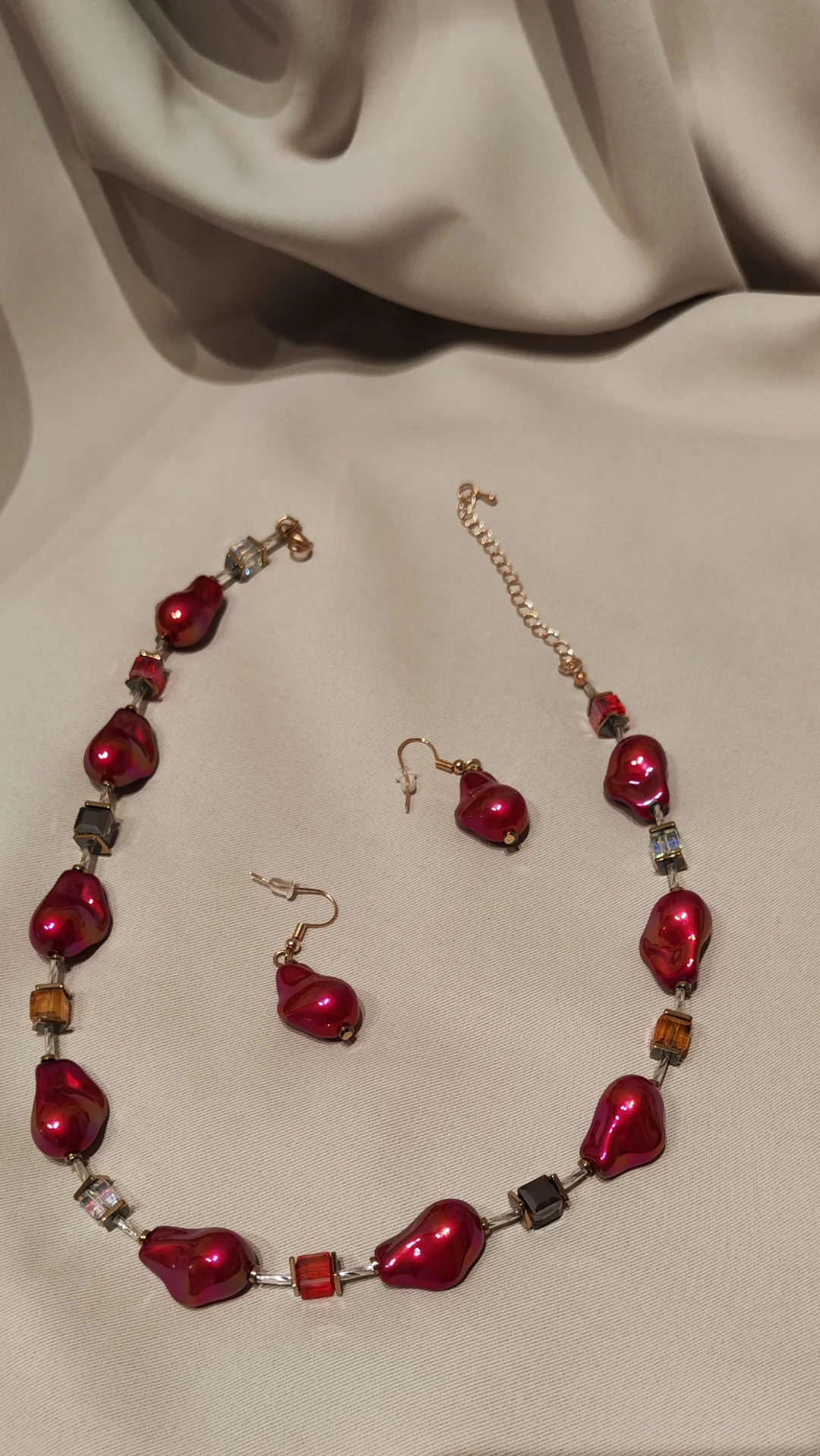 Scarlet Pearl Set