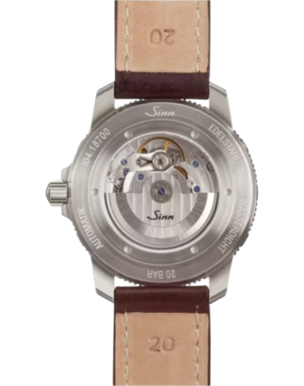 104.0131 Sinn 104 St Sa I MG svart kalvskinn