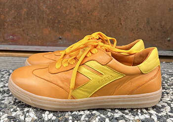 Sneakers Freya från  Andrea Conti, orange/ gul