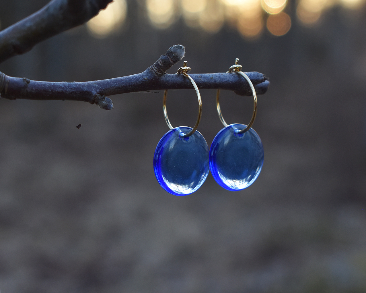 SIKA SKY BLUE - earrings in blue glass gold plated