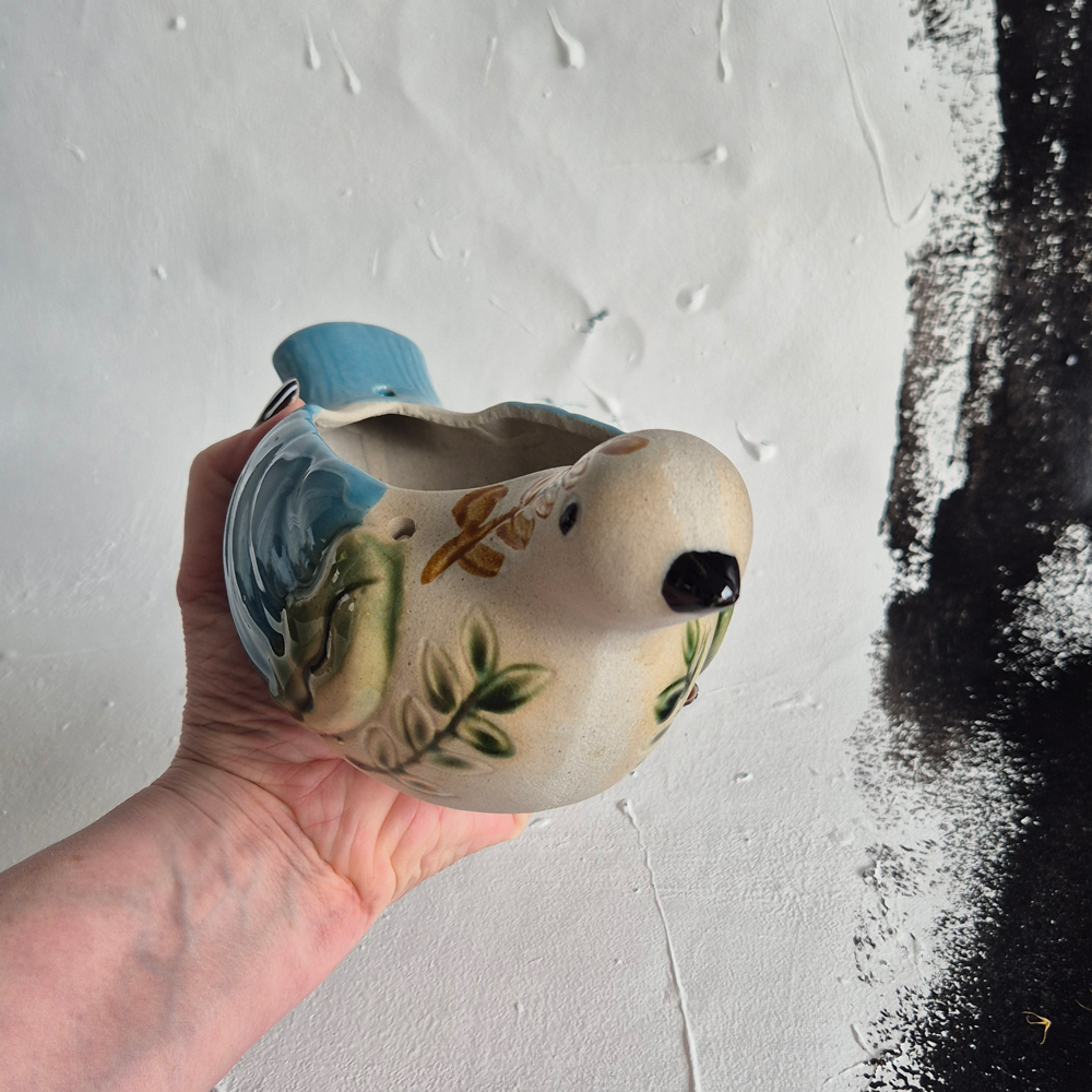 vintage BLOMKRUKA/SKÅL, fågel med mönster i turkost, brunt och grönt, l 23 cm - 10