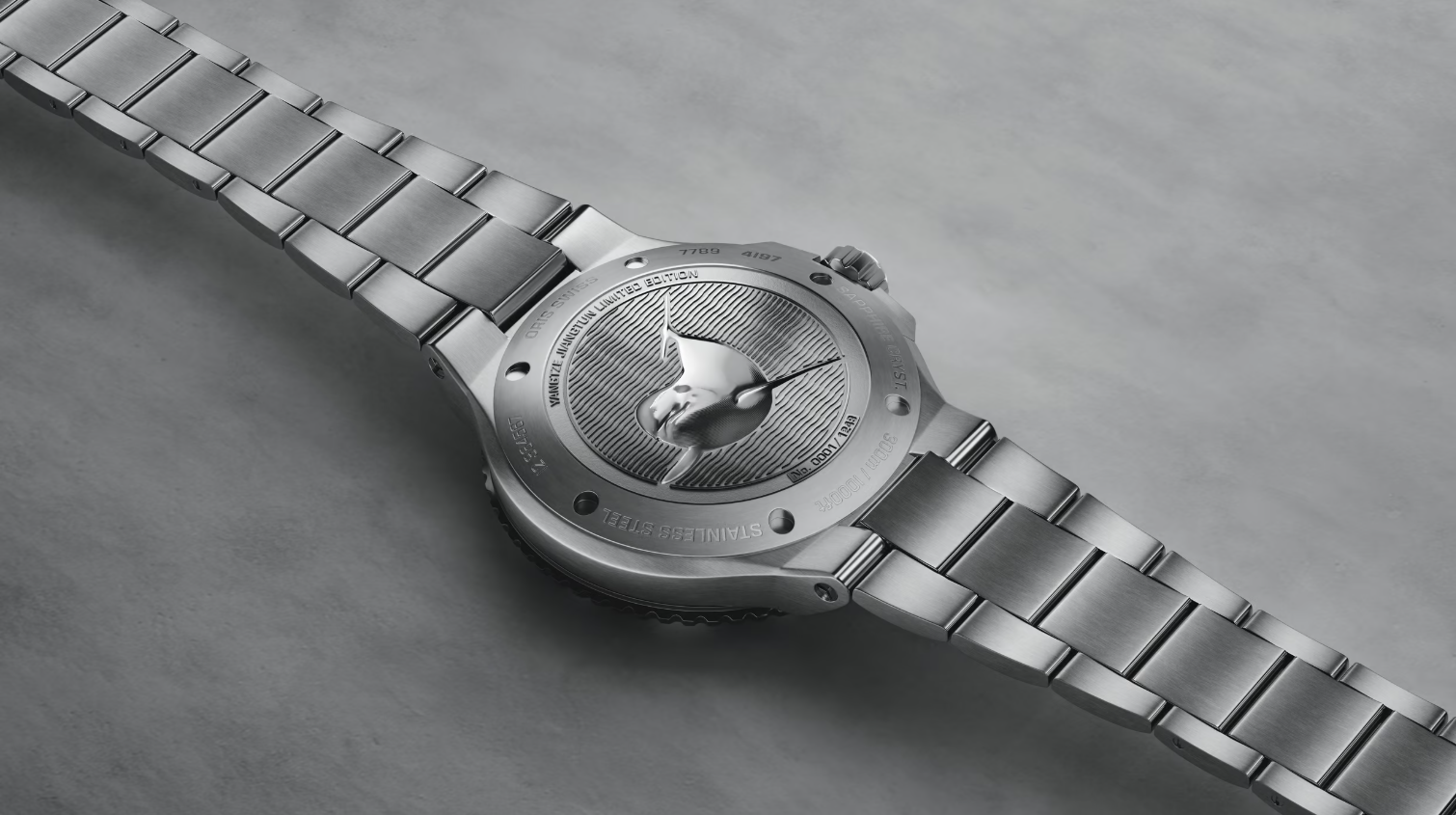 01 733 7789 4197-Set Oris Aquis Date Yangtze Jiangtun Limited Edition