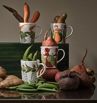 PAKETPRIS - Elsa Beskow 28 cl Muggar med handtag - 4-Pack - Fru Rödbeta, Potatis, Morot & Bondböna
