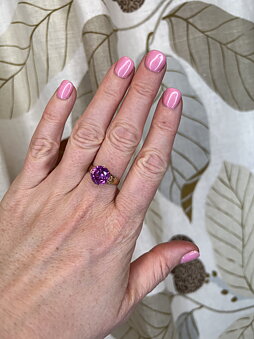 Guldring med mønster, lilla beryl, Vintage