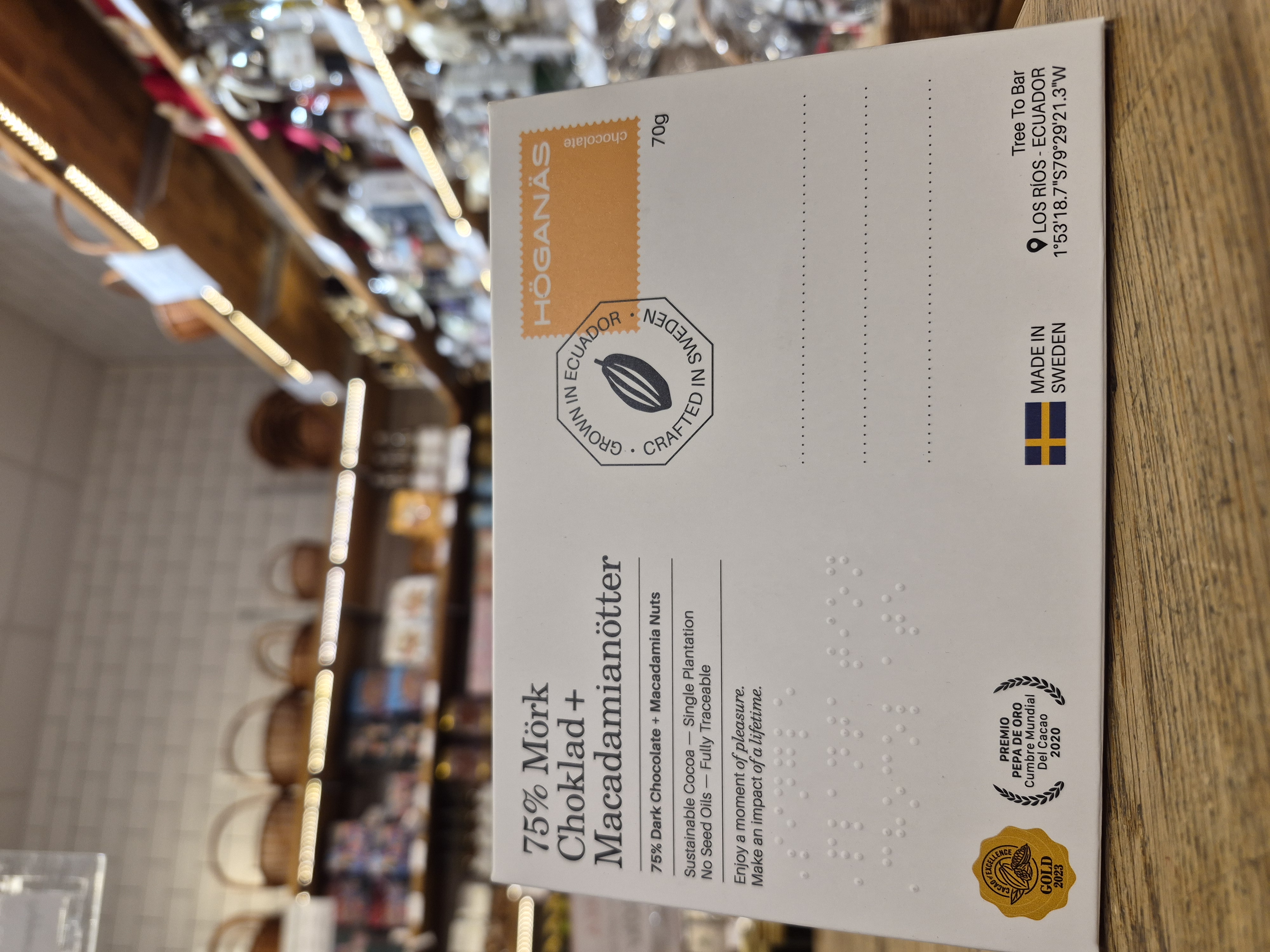 Höganäs -75% Mörk Choklad med Macadamianötter
