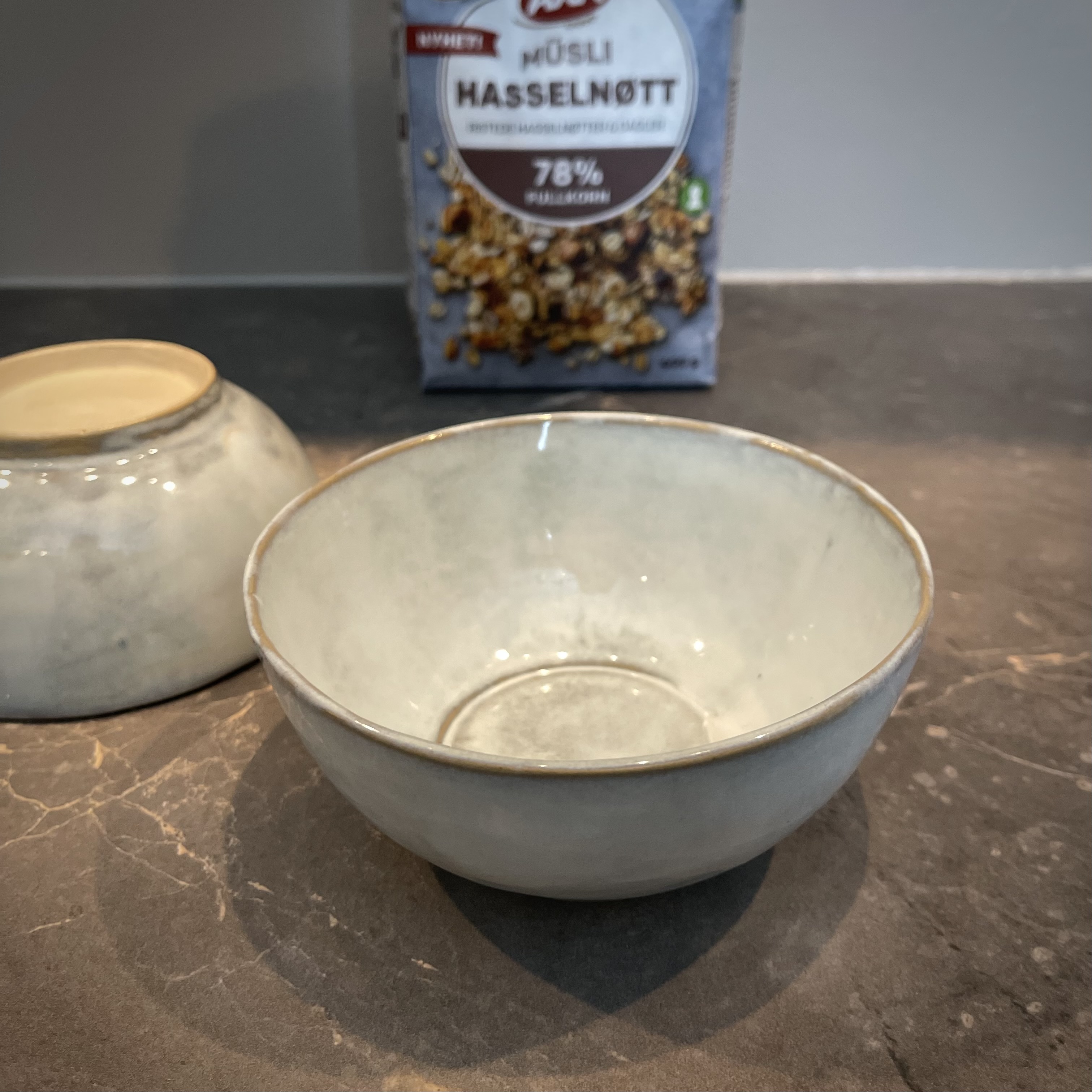 Perlehvit Skål  