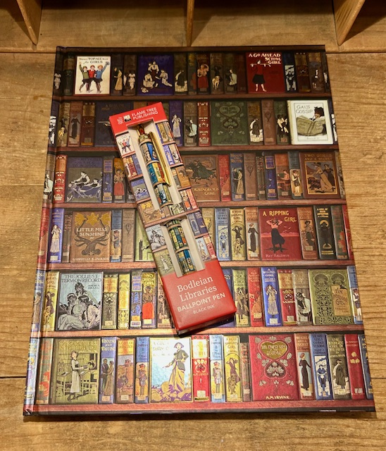 Bodleian Library : High Jinks Paket med skrivbok och penna