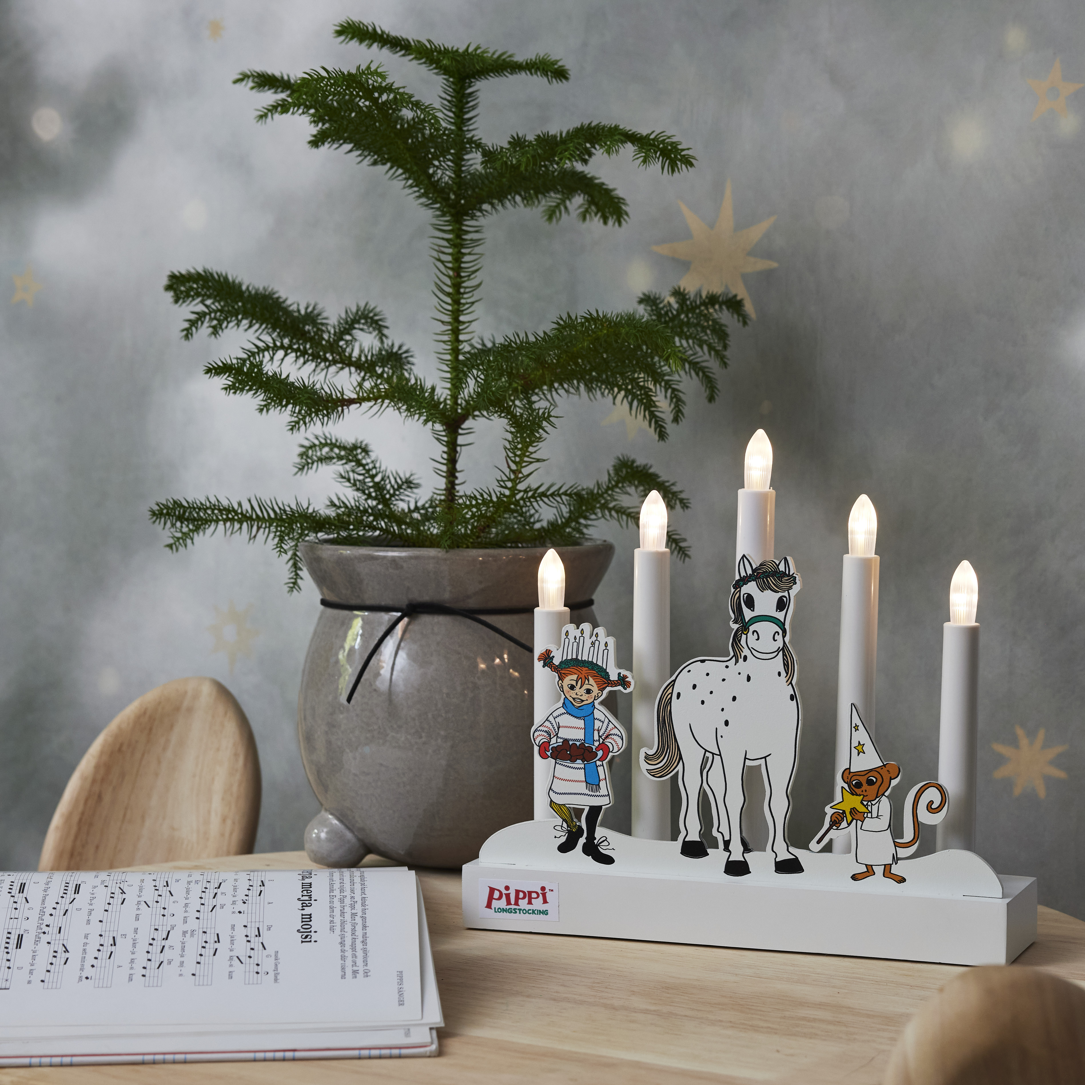 Pippi candlestick - 26,5x24,5 cm - White