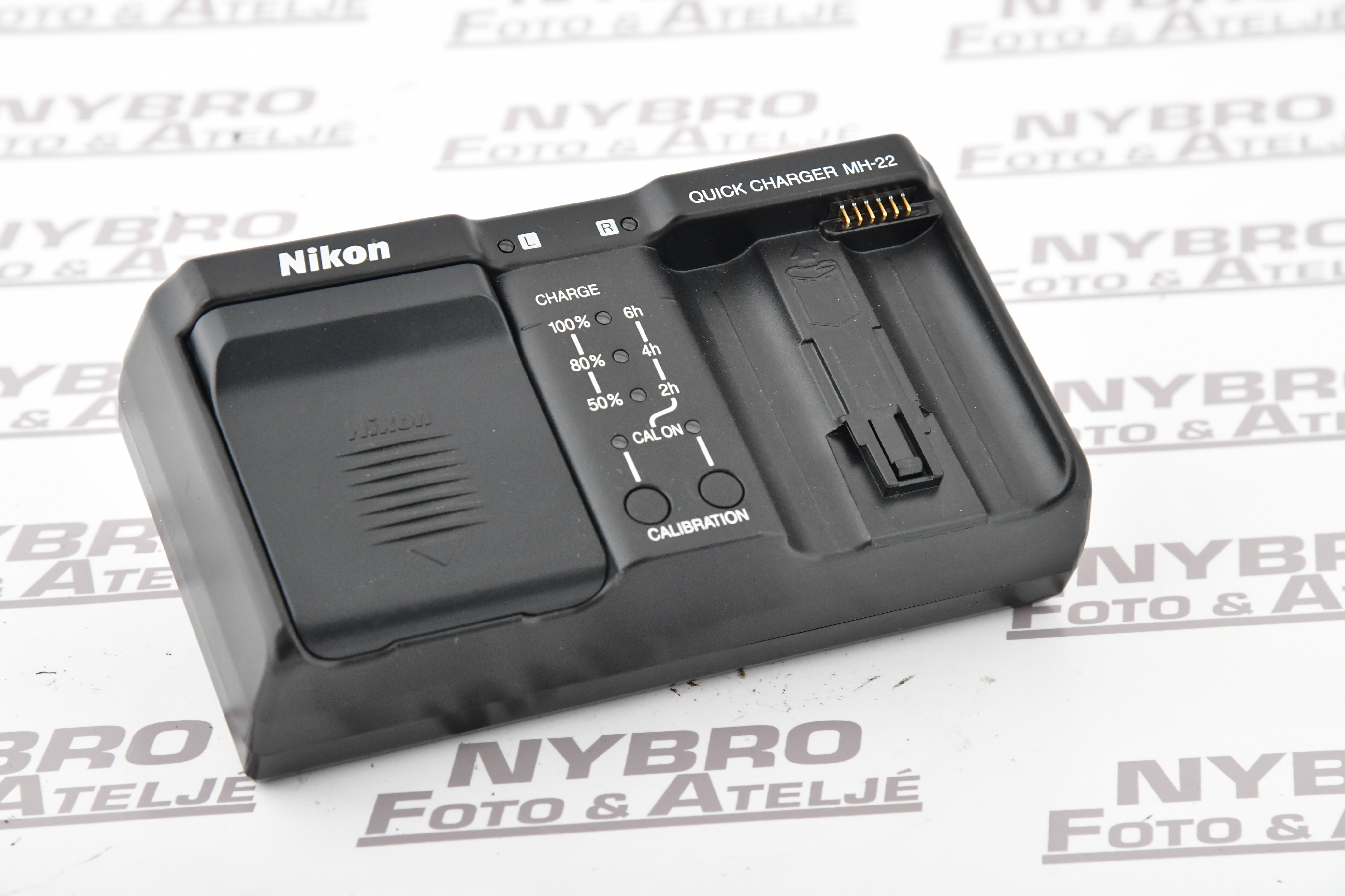 Nikon MH-22
