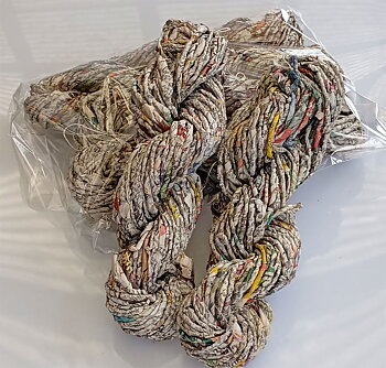 500 grammaa Ainutlaatuinen käsintehty - Kierrätetty 100% sanomalehtipaperi lanka Intiasta.
