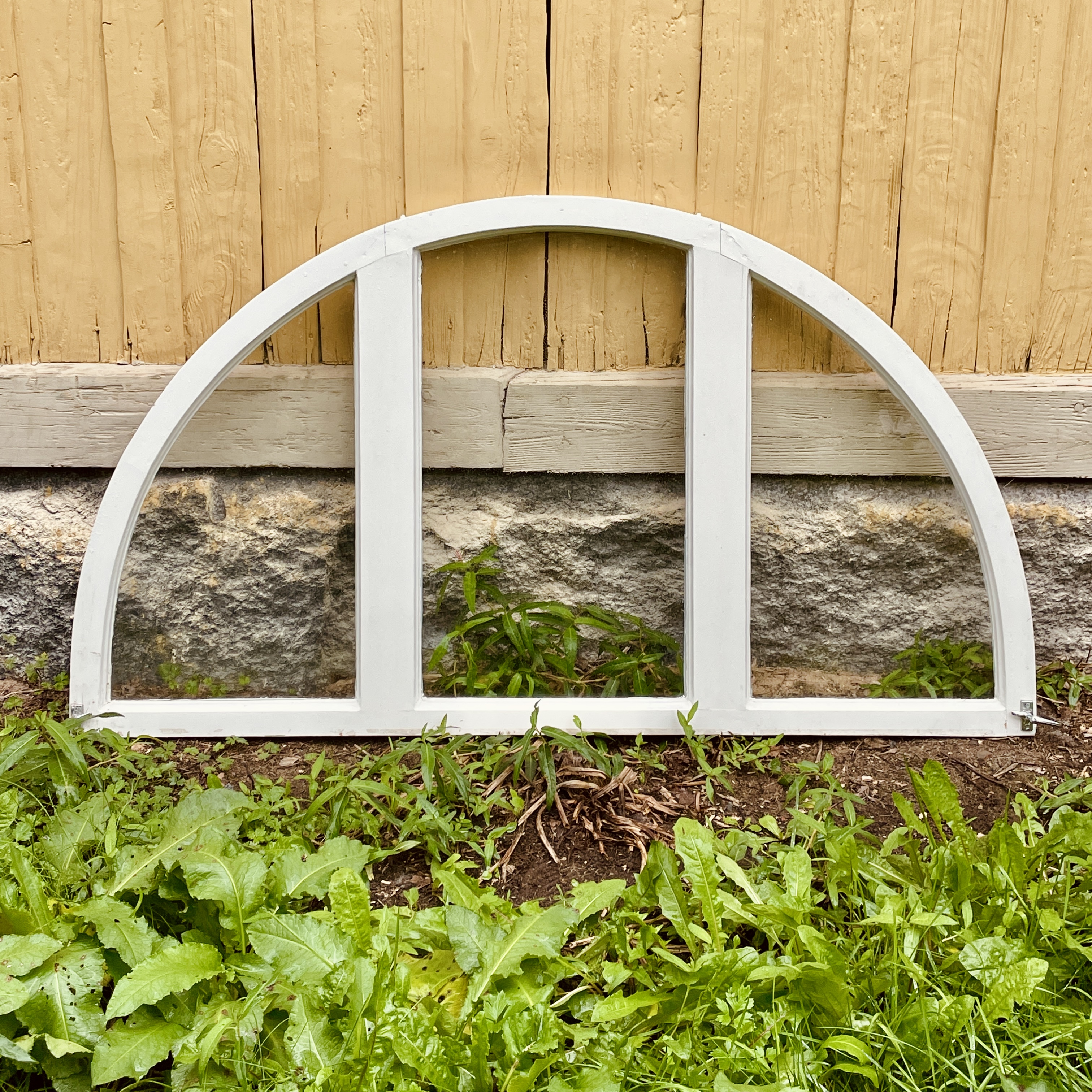 Stort halvmånefönster