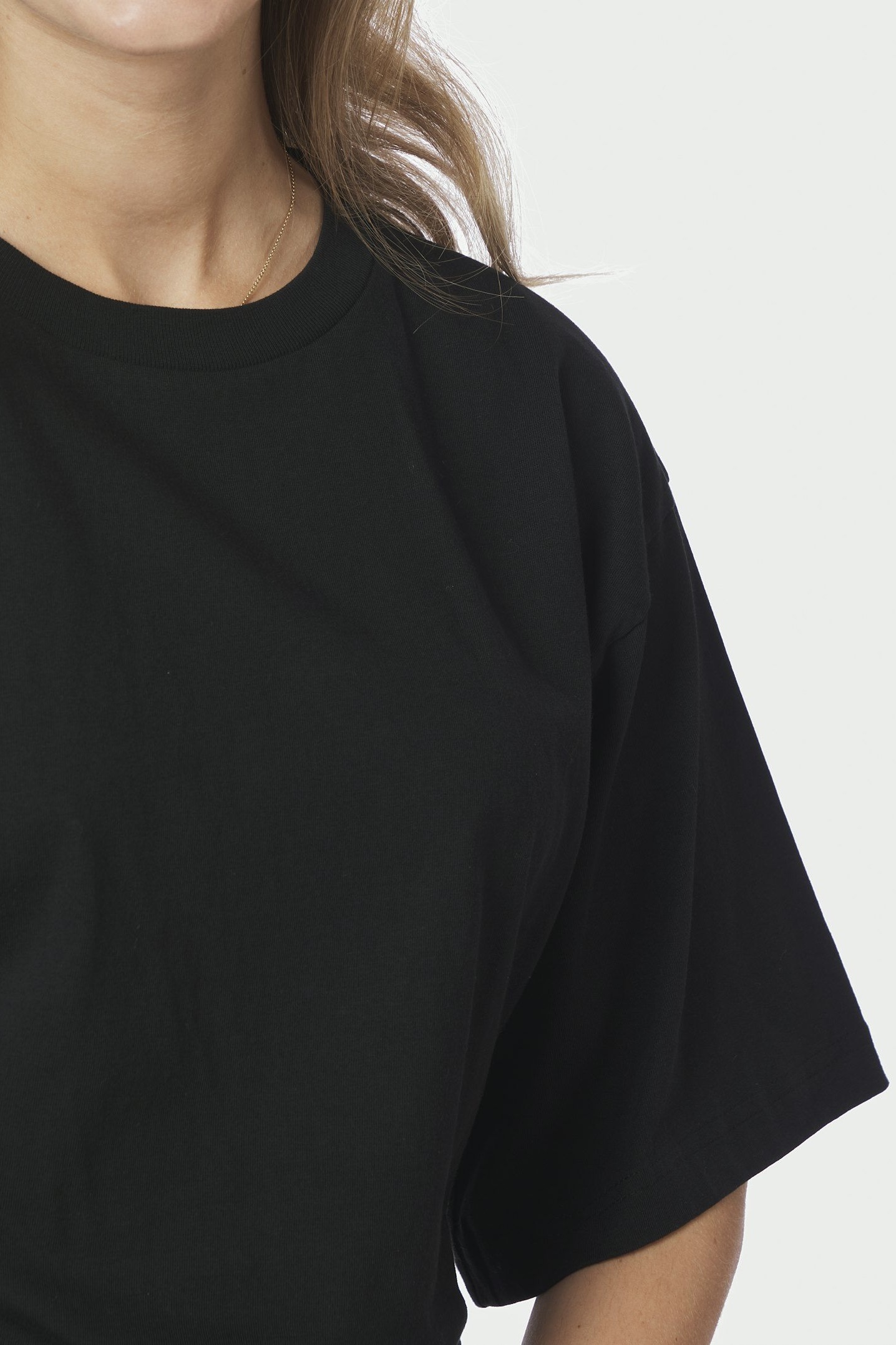 Neo Noir - Asha Boxy Tee Black - 4