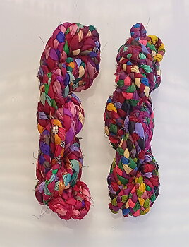 200 grammaa Ainutlaatuinen käsintehty - Kierrätetty 100% Sari Silk Punottu lanka Intiasta Multi
