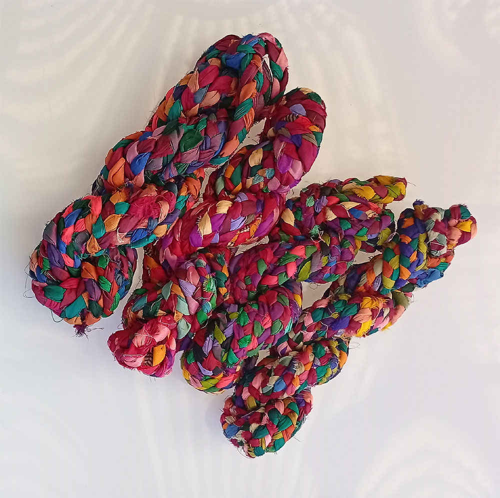 400 grammaa Ainutlaatuinen käsintehty - Kierrätetty 100% Sari Silk Punottu langan lanka Intiasta Multi