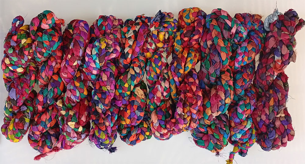 1 kg. Ainutlaatuinen käsintehty - Kierrätetty 100% Sari Silk Punottu lanka Intiasta Multi - 2