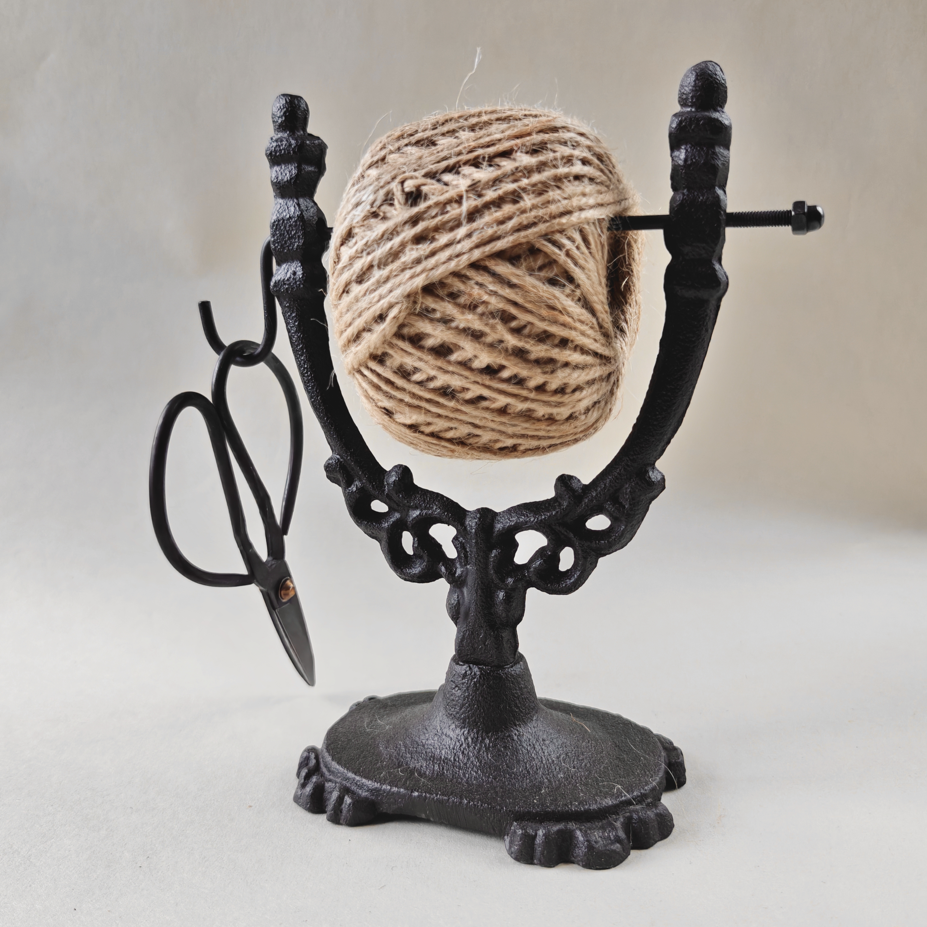 Ställning med snöre och sax