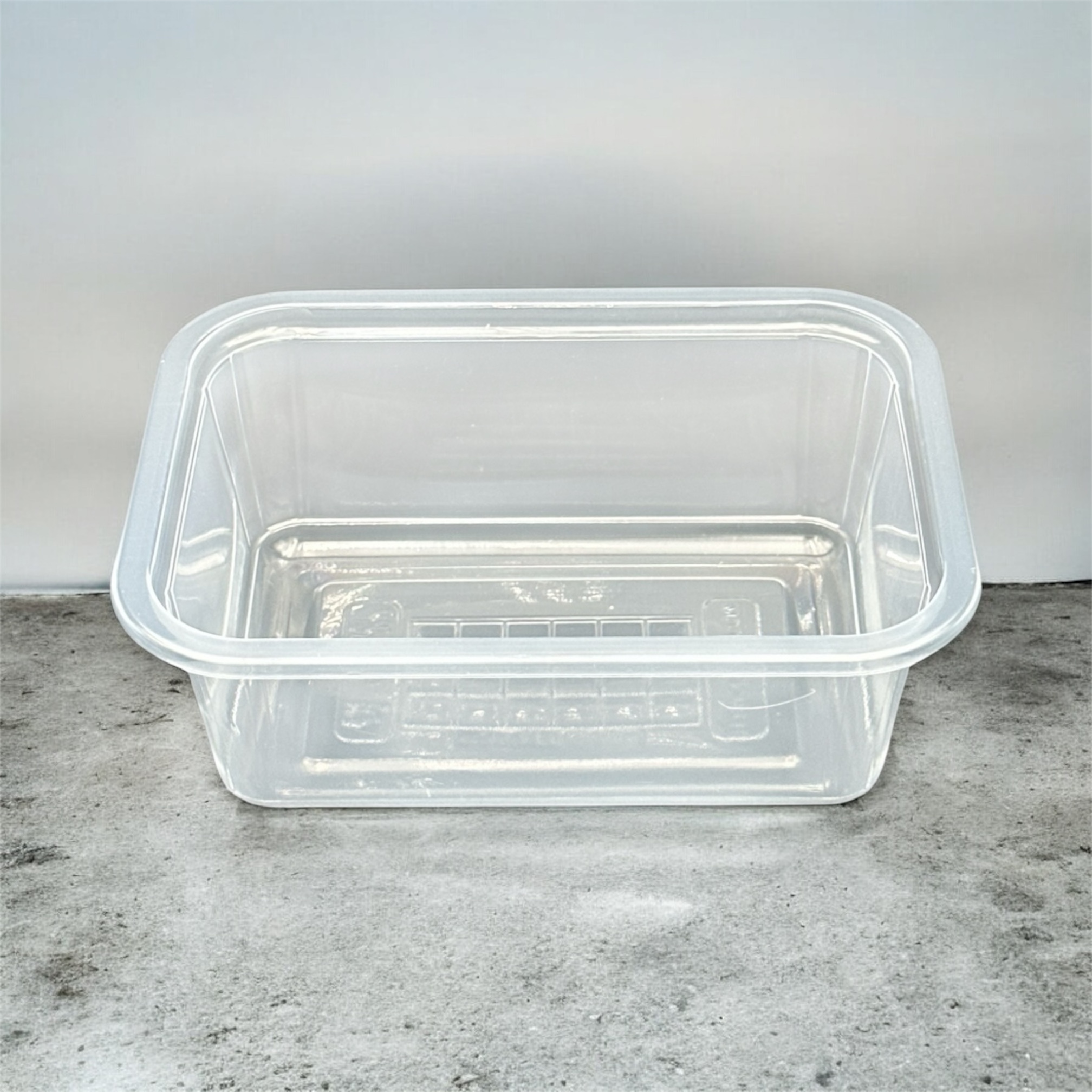 Series 1/8 - sealable containers, 166x120 mm in transparent, black or white PP in several heights..