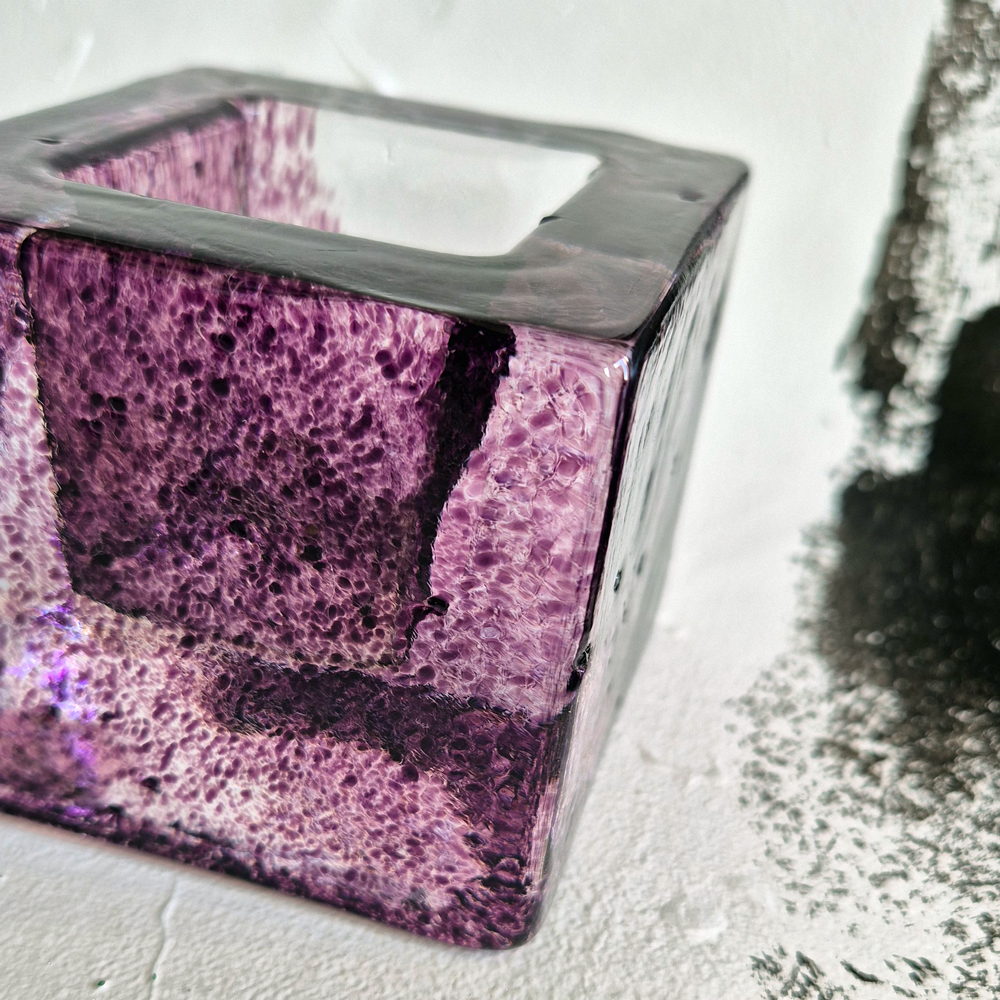 vintage LJUSLYKTA glas, klar/lila, design Brick av Anna Ehrner för Kosta Boda, h 7,5 cm - 4
